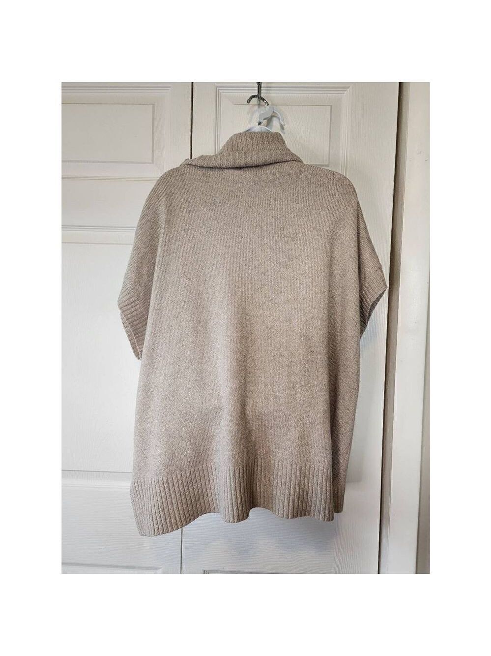 Forever 21 Tan Fuzzy Sweater Small - Picture 3 of 5